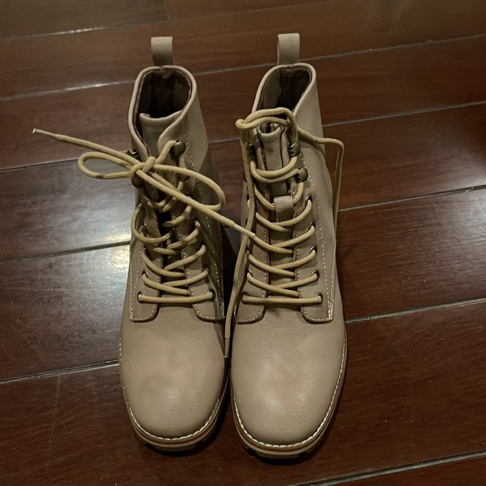 KORKS Chelsea Combat Lace-up Natural Heels Booties Beige size 6.5M - Picture 2 of 10
